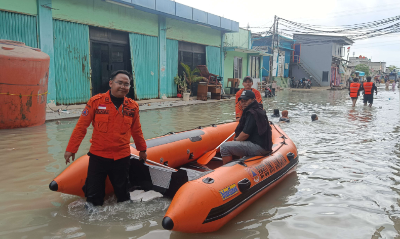 Pluit Terendam Banjir